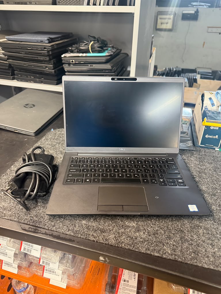 14" Dell Latitude 7400 i7 8th Gen / 8 gb DDR4 / 256gb ssd / no os / c type charger