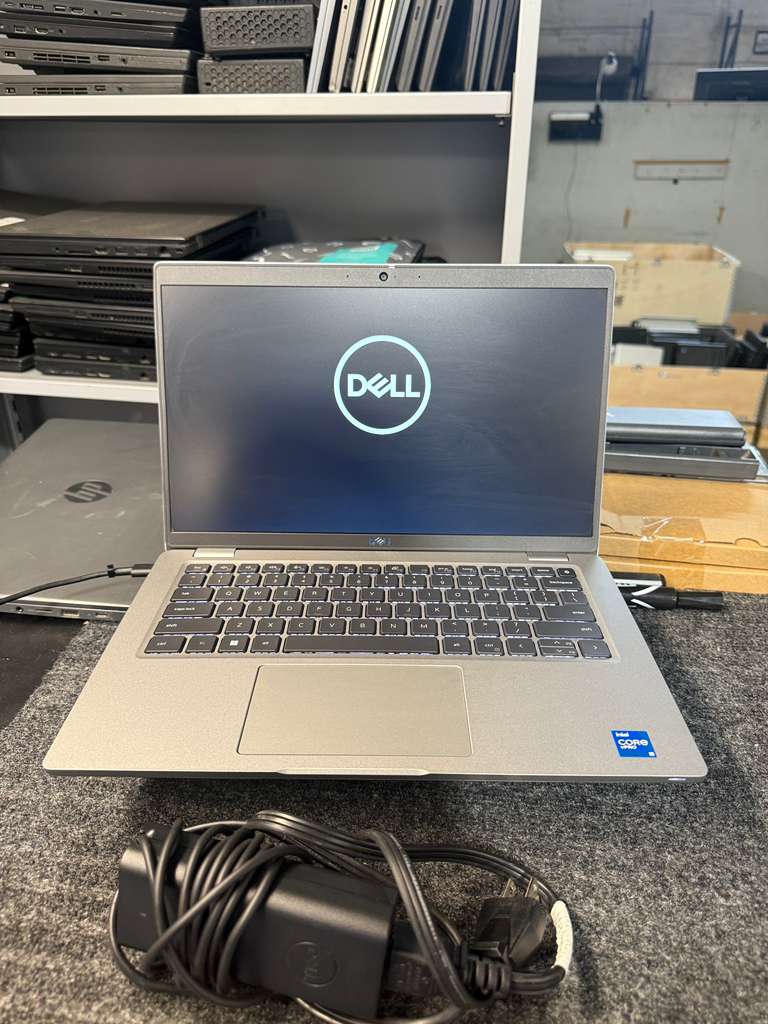 14" Dell Latitude 5420 i5 11th Gen / 16 gb DDR4 / 256gb ssd / c type charger