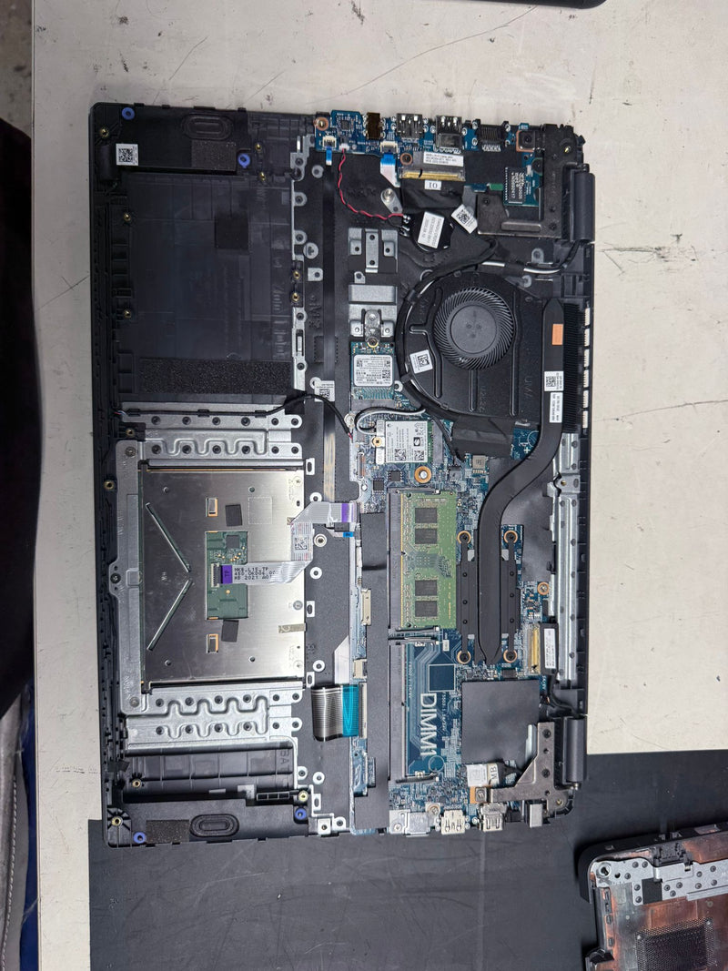 Dell Latitude 3510 Laptop I5 10th Gen I5-10210U 1.6GHz ddr4 for Refurbishing or parts