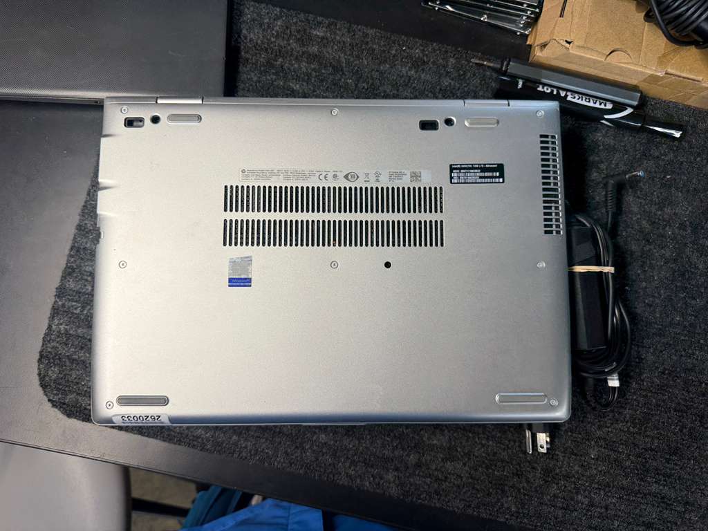 14" HP Laptop G650 G5 i5 8th Gen / 8 gb DDR4 / 256gb ssd / with charger